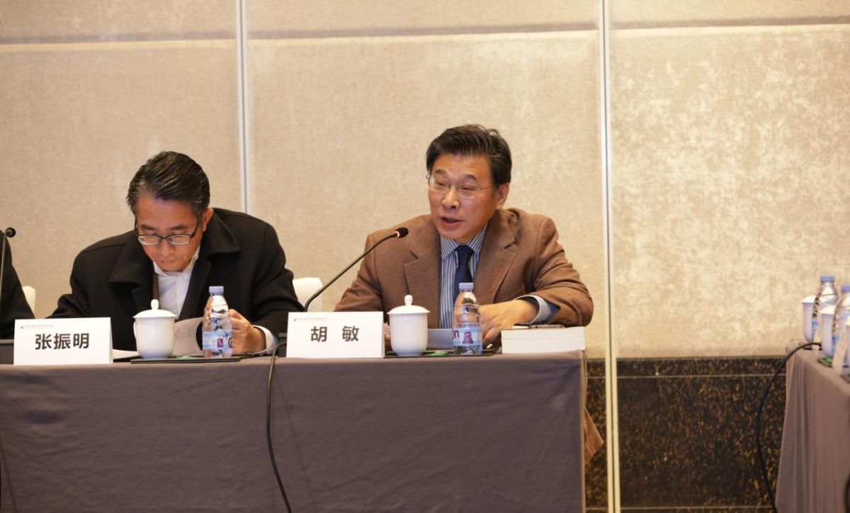 《亲历改革：与青年谈改革开放》